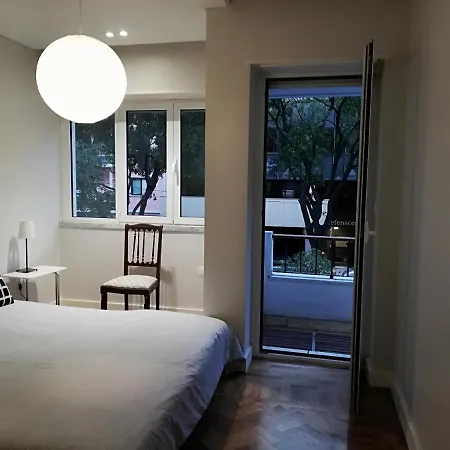 Apartment Beautiful Garden-campo Pequeno Lisbon